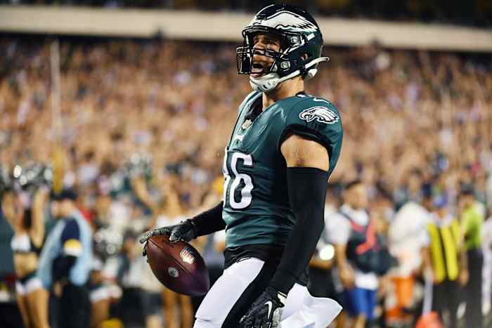 Zach Ertz celebrates a TD against Tampa Bay